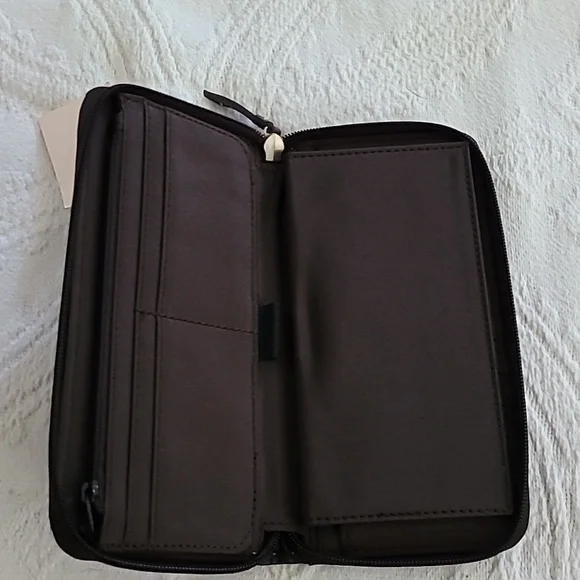 NWT Villager Wallet - Picture 3 of 5